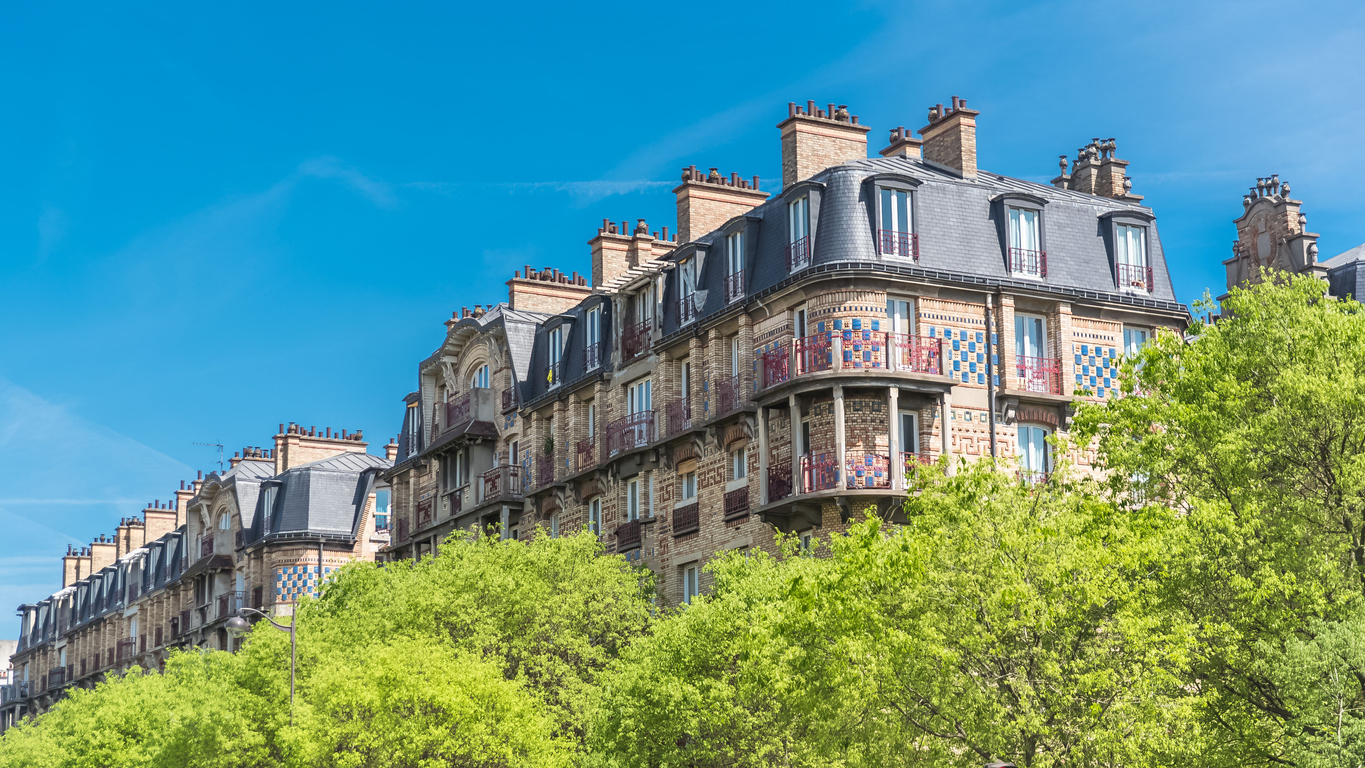 Les beaux bâtiments de Paris |  iStock / Wirestock