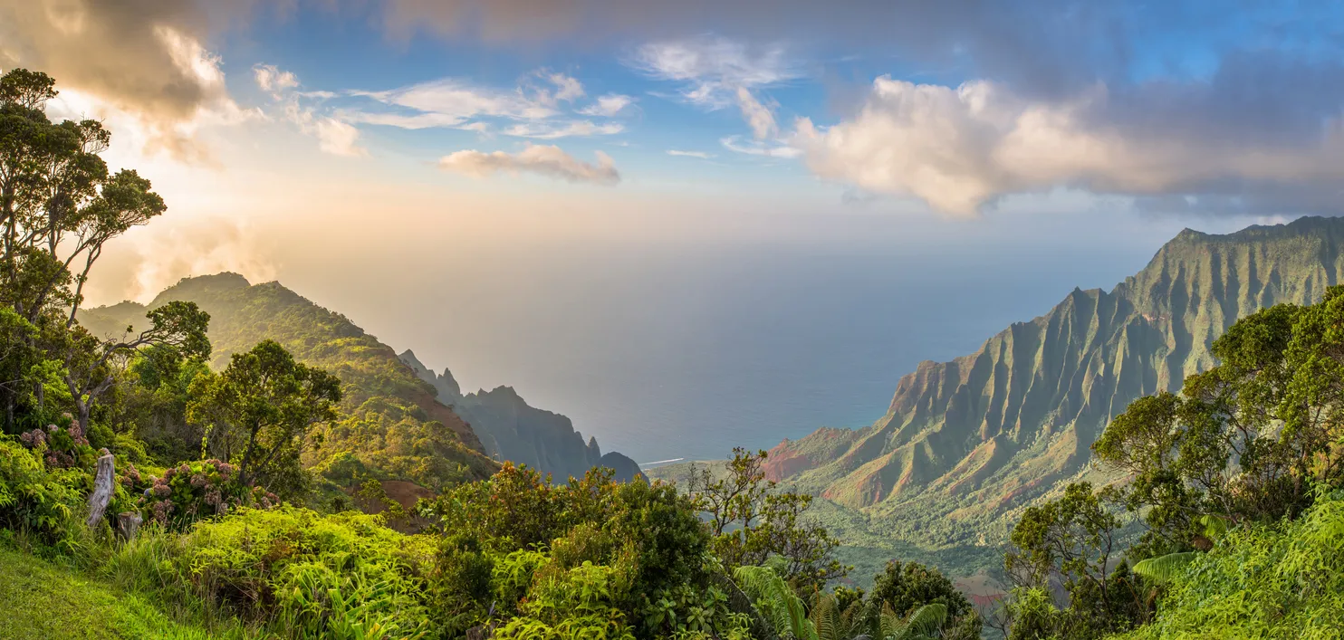 Un paysage surnaturel d'Hawaii, sur l'île de Kauai © iStock / HaizhanZheng