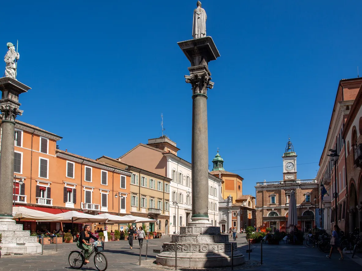 Piazza del Popolo à Ravenne en Romagne, où l'on peut déguster la piadina © iStock / wjarek