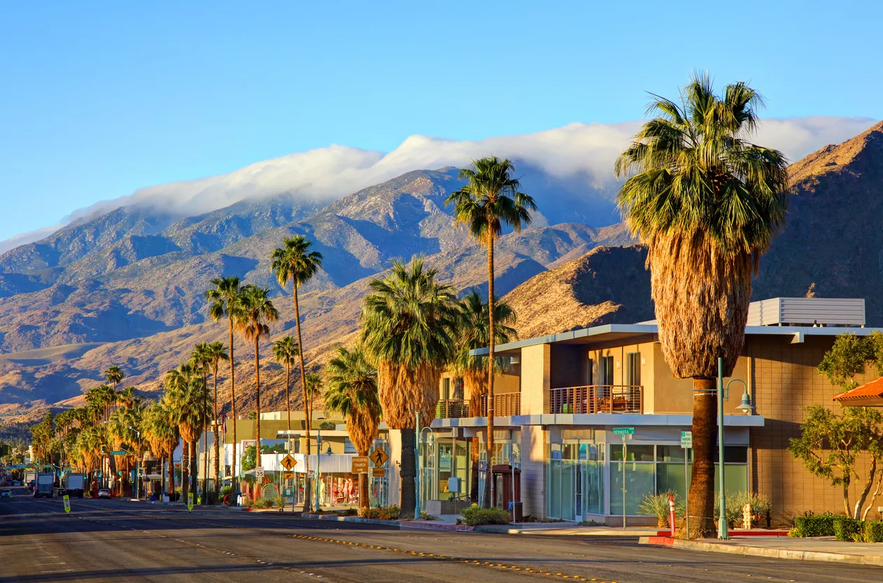 Palm Springs, Californie © iStock / DenisTangneyJr