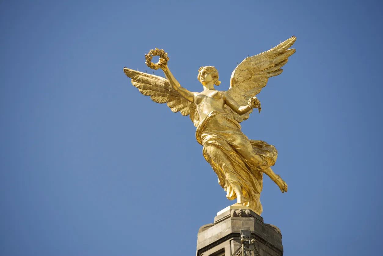 El Angel de la Independencia sur le Paseo de la Reforma, ville de Mexico  ©  iStock / stockcam