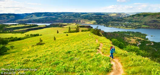 Hiking the Columbia Gorge | ©thinair28 - Flickr