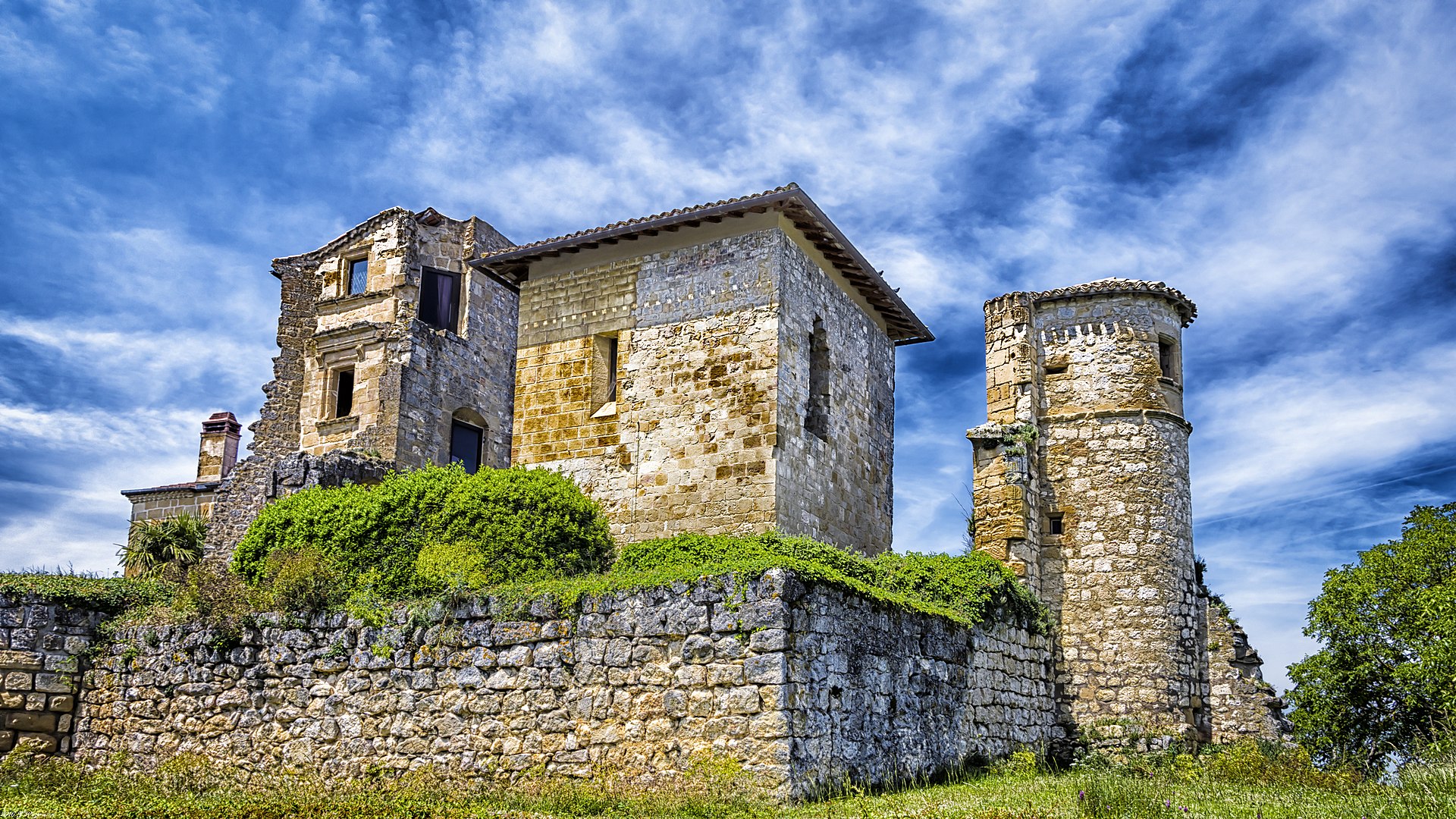 Le Château de Magrin dans le Tarn Sud-Ouest de la France, qui abrite le musée du pastel. Par TWojtowicz —CC BY-SA 2.0