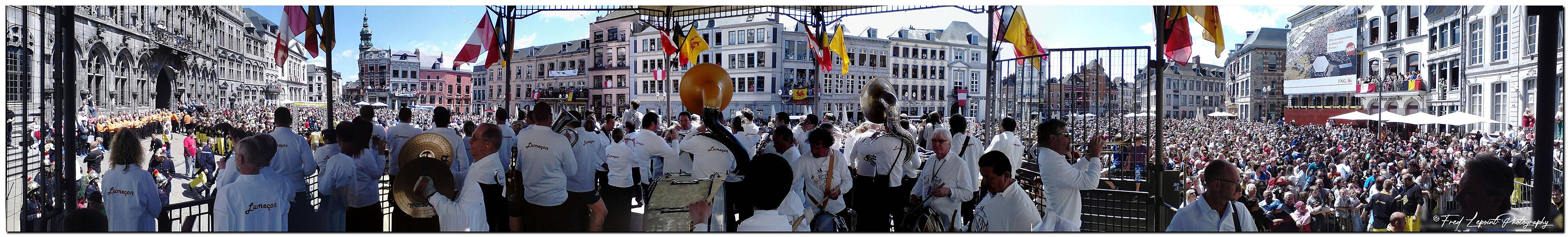 La Grand-Place de Mons, lors du Doudou. Par Fred LEPOINT — Travail personnel, CC BY-SA 4.0 