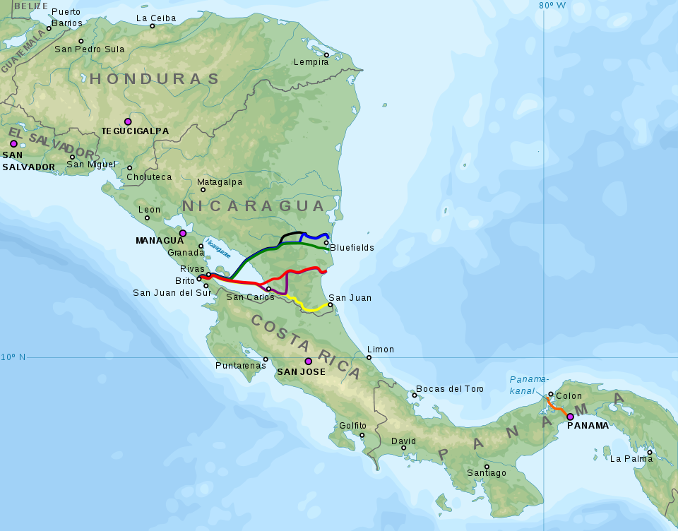 Les différents tracés proposés pour le canal du Nicaragua au fil des siècles; la carte montre aussi le  canal de Panama. Par Kaidor - Ce fichier est dérivé de : Nicaragua canal proposals - CC BY-SA 4.0