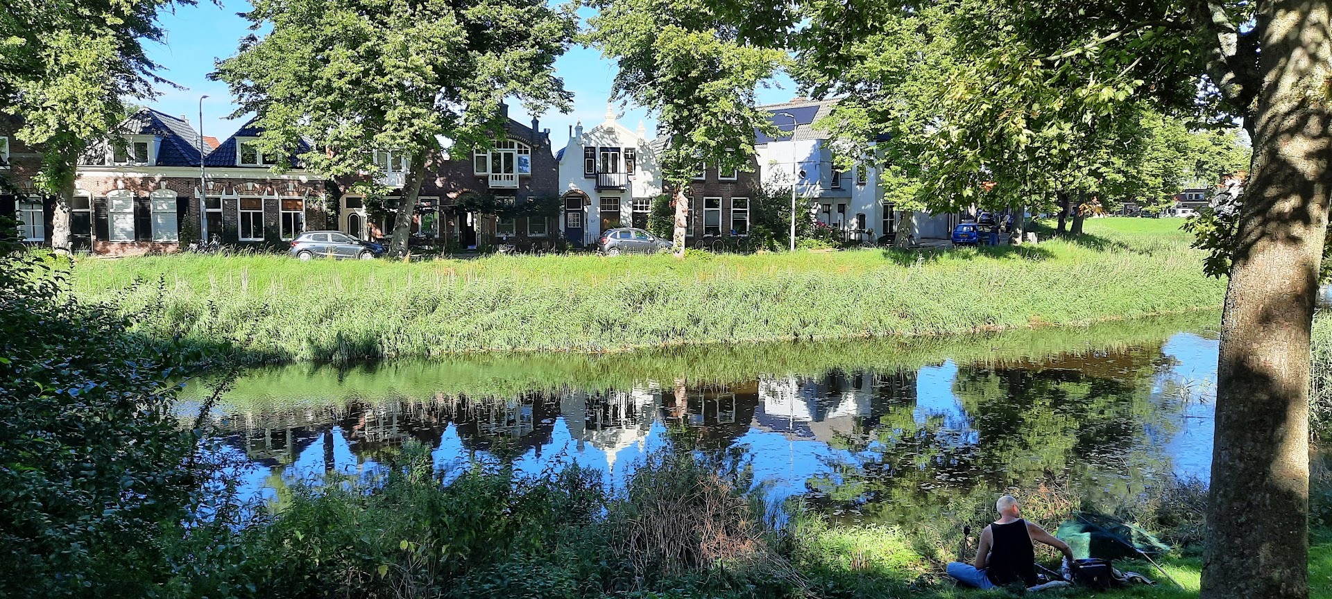 Le charme paisaible des canaux de Middelburg, bordés de maisons anciennes. Photo  © Daniel Desjardins