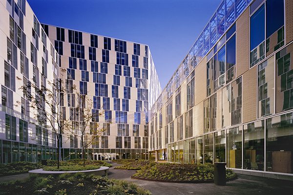 UQÀM - pavillon des sciences  © UQÀM