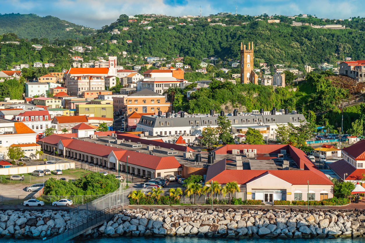 Saint-Georges capitale de la Grenade, île-État des Antilles © iStock / Nancy Pauwels