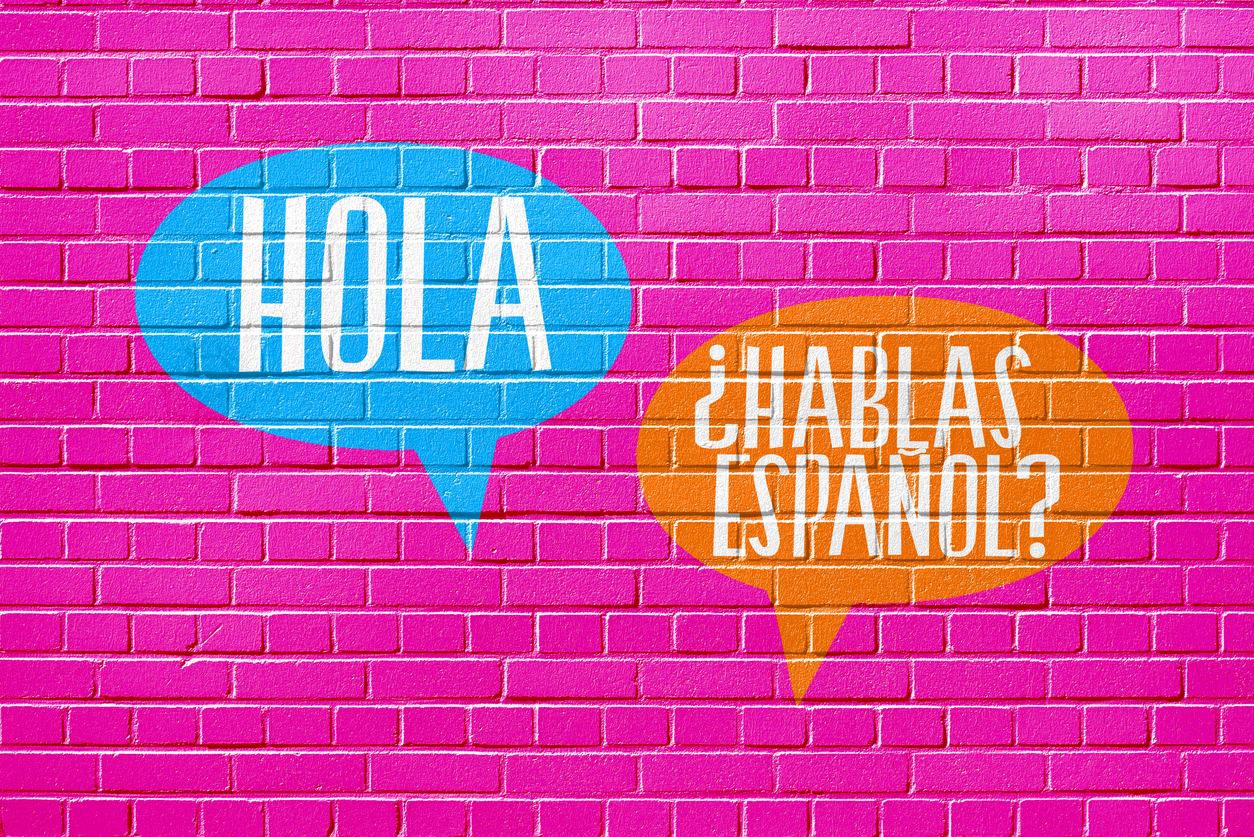 Salut, parles-tu espagnol? © iStock / Stadtratte