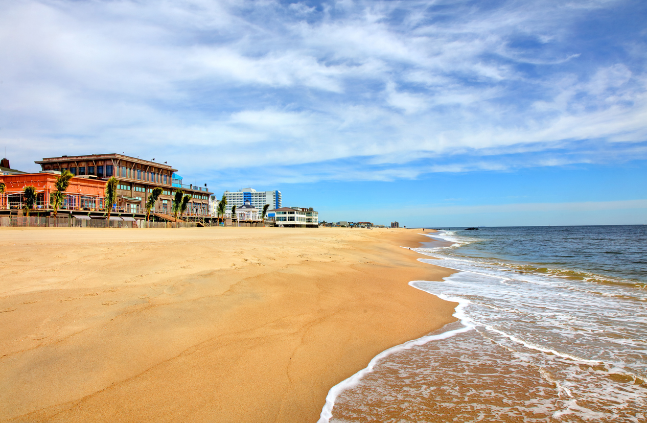 Long Branch, New Jersey  © iStock / DenisTangneyJr