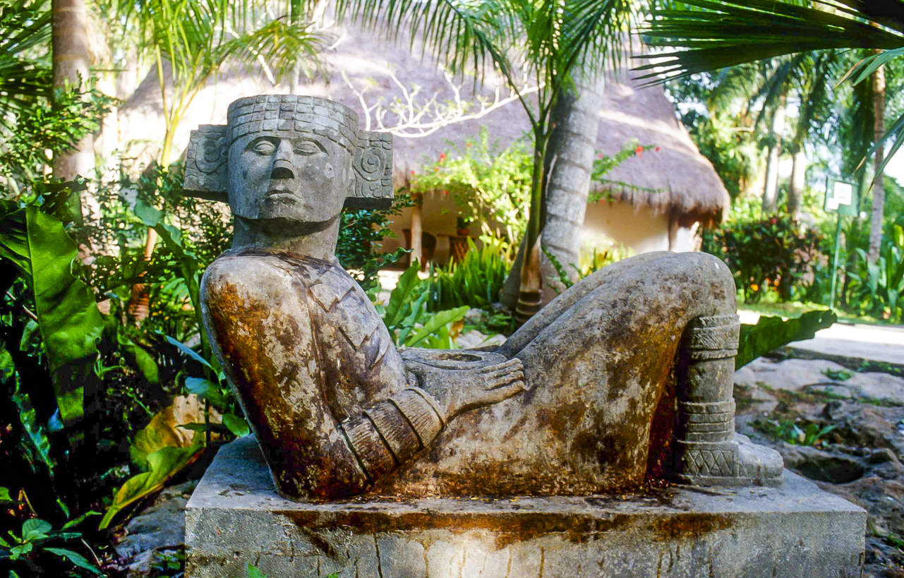 Réplique du dieu maya Chaac, le dieu de la pluie. iStock / © Thomas Nuehnen