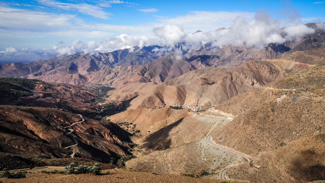 Le col de Tizi N'Test et la R203 au Maroc © iStock / Jakub Specjalski