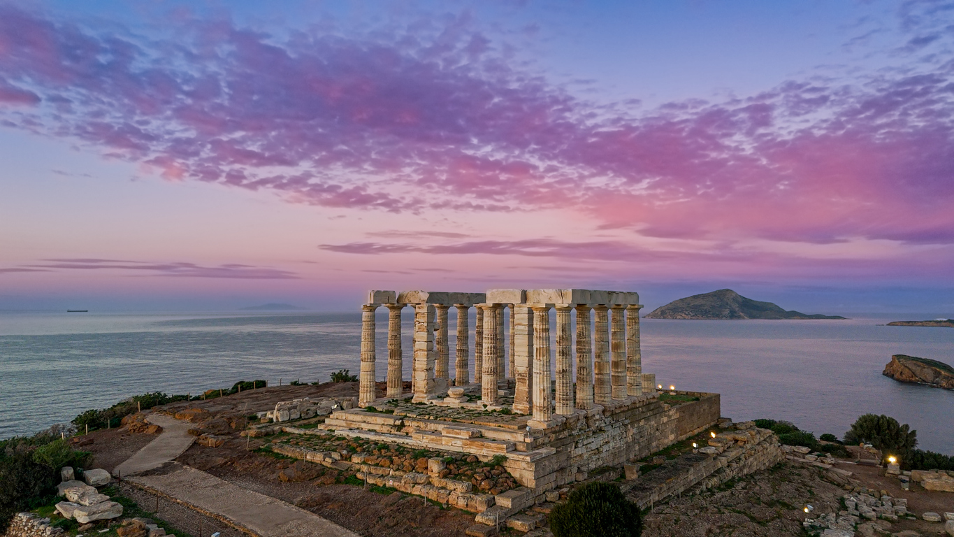 Temple de Poséidon au cap Sounion près d'Athènes.  ©  iStock / Guven Ozdemir