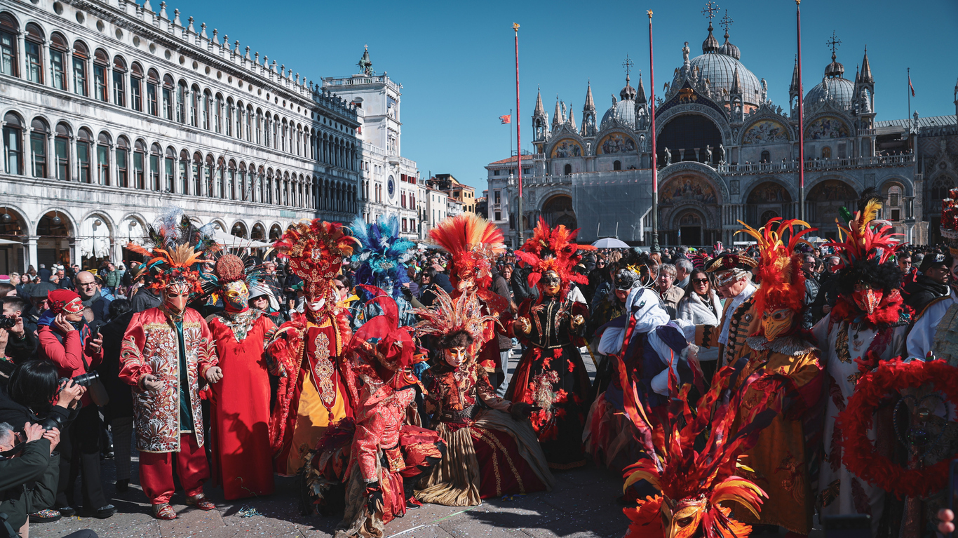 Carnaval de Venise sur la Place Saint-Marc. © iStock / Dave Primov