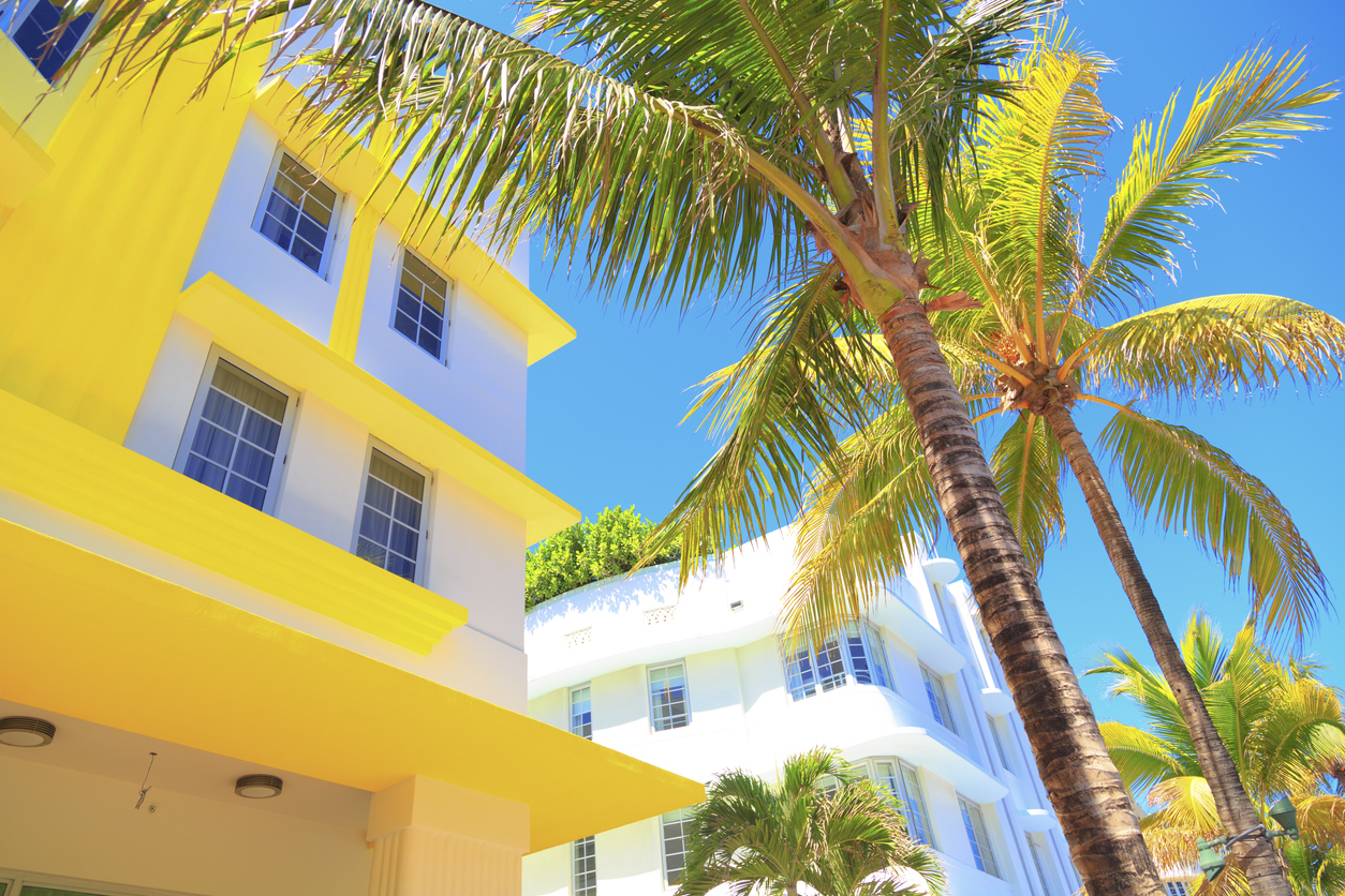 Les beaux immeubles Art déco de Miami South Beach © iStock / Pawel Gaul