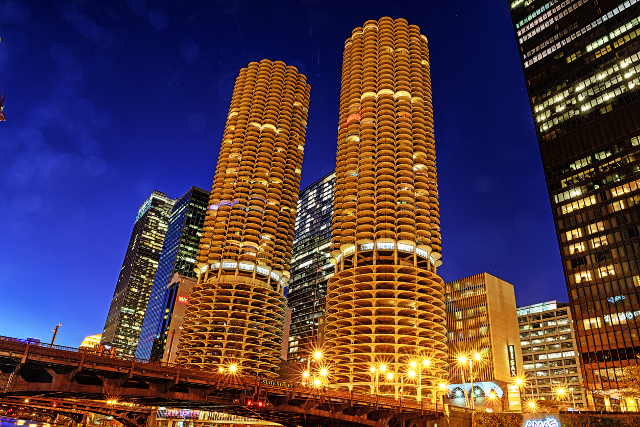 Les Towers de Marina City à Chicago de l'architecte 	
Bertrand Goldberg, 1964. | © Istock / stevegeer