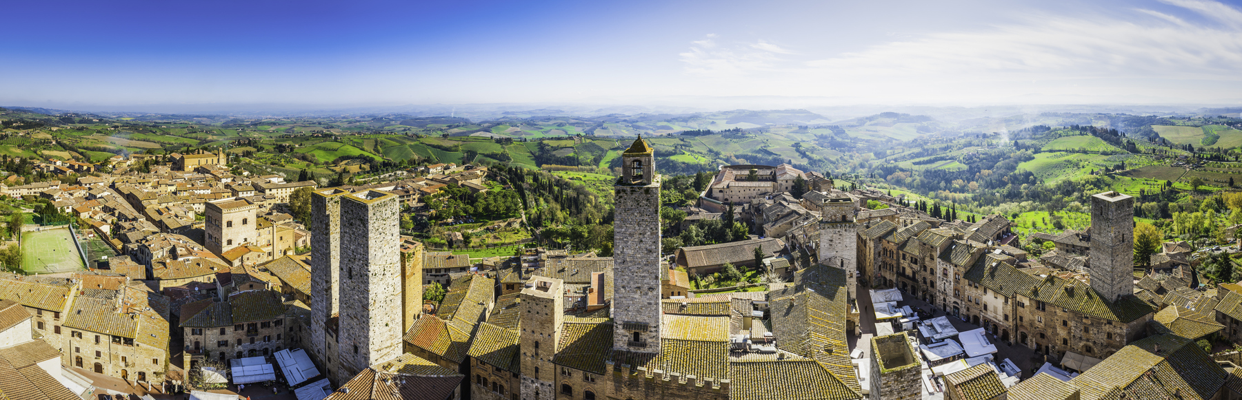 San Giminiano et ses environs, en Toscane. © iStock / fotoVoyager