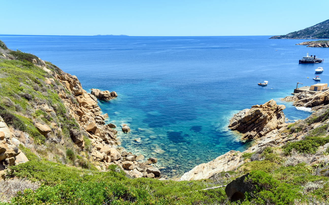 Île de Giglio, province de Grosseto, Toscane, Italie © iStock / Geo-K