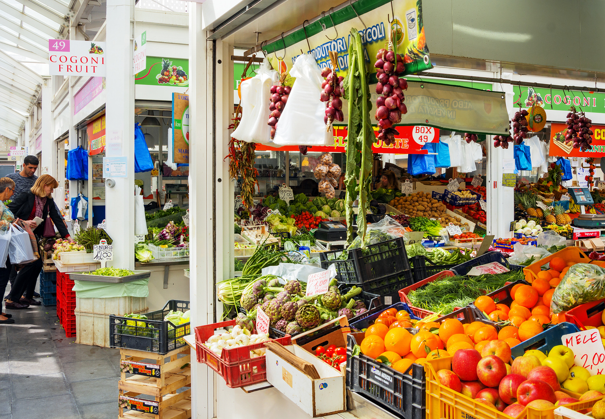 Le marché du quartier du Testaccio à Rome. © iStock / rarrarorro