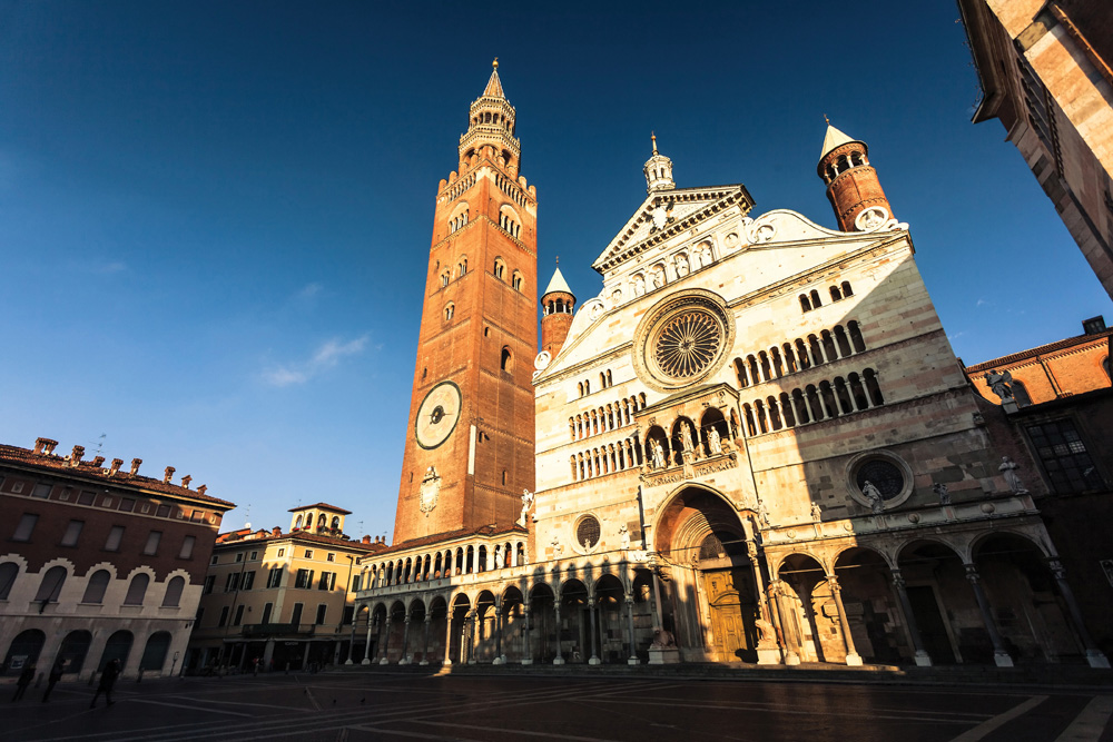 Duomo de Cremona  
©iStockphoto.com/zodebala  
