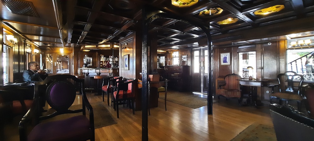 Le bar salon du Steam Ship Sudan