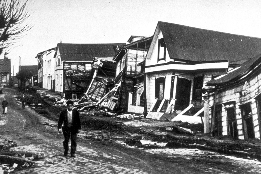 Valdivia_after_earthquake_1960.tif