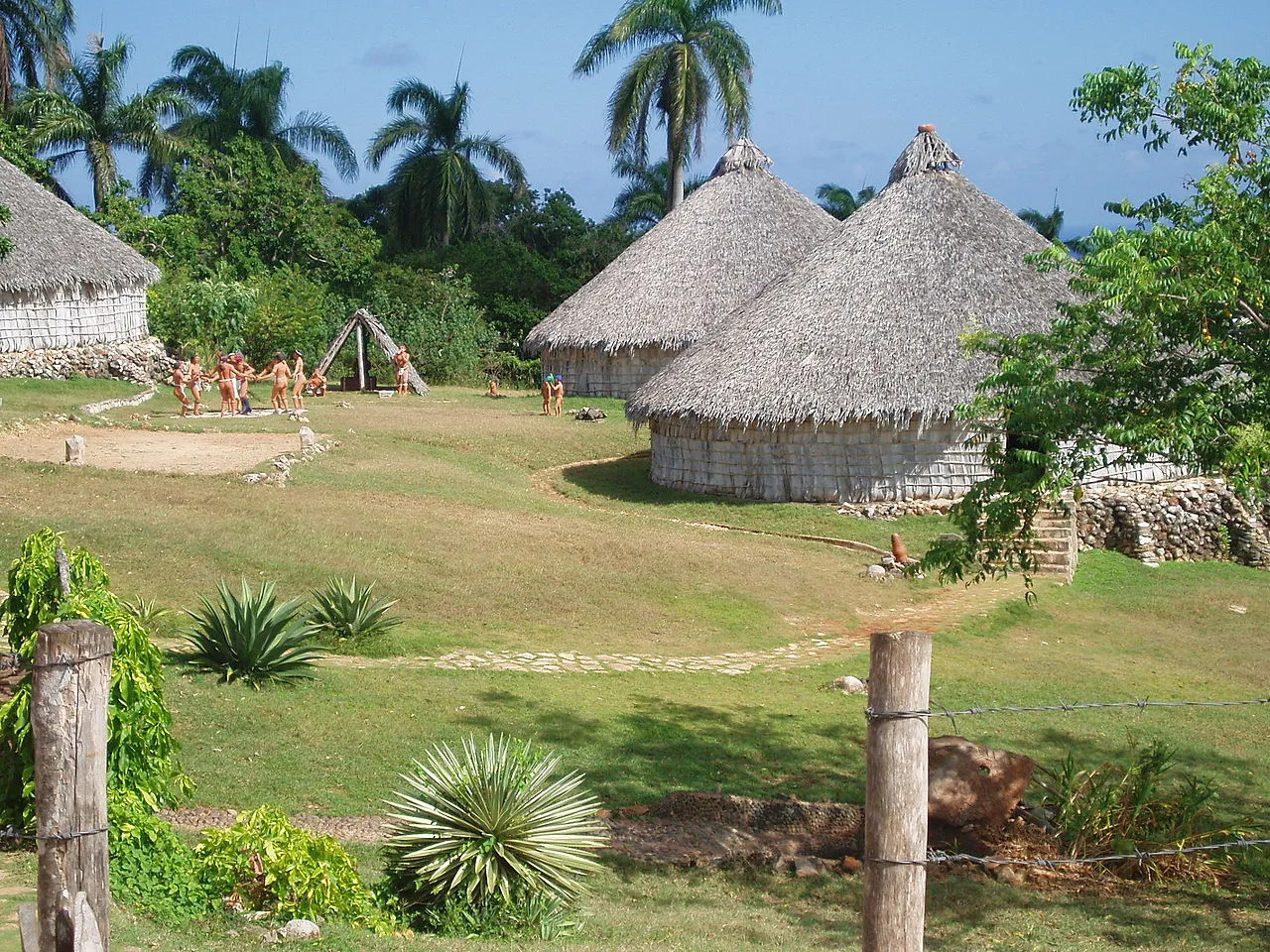 Reconstitution d'un village Taino de Cuba CC BY-SA 3.0 Michal Zalewski