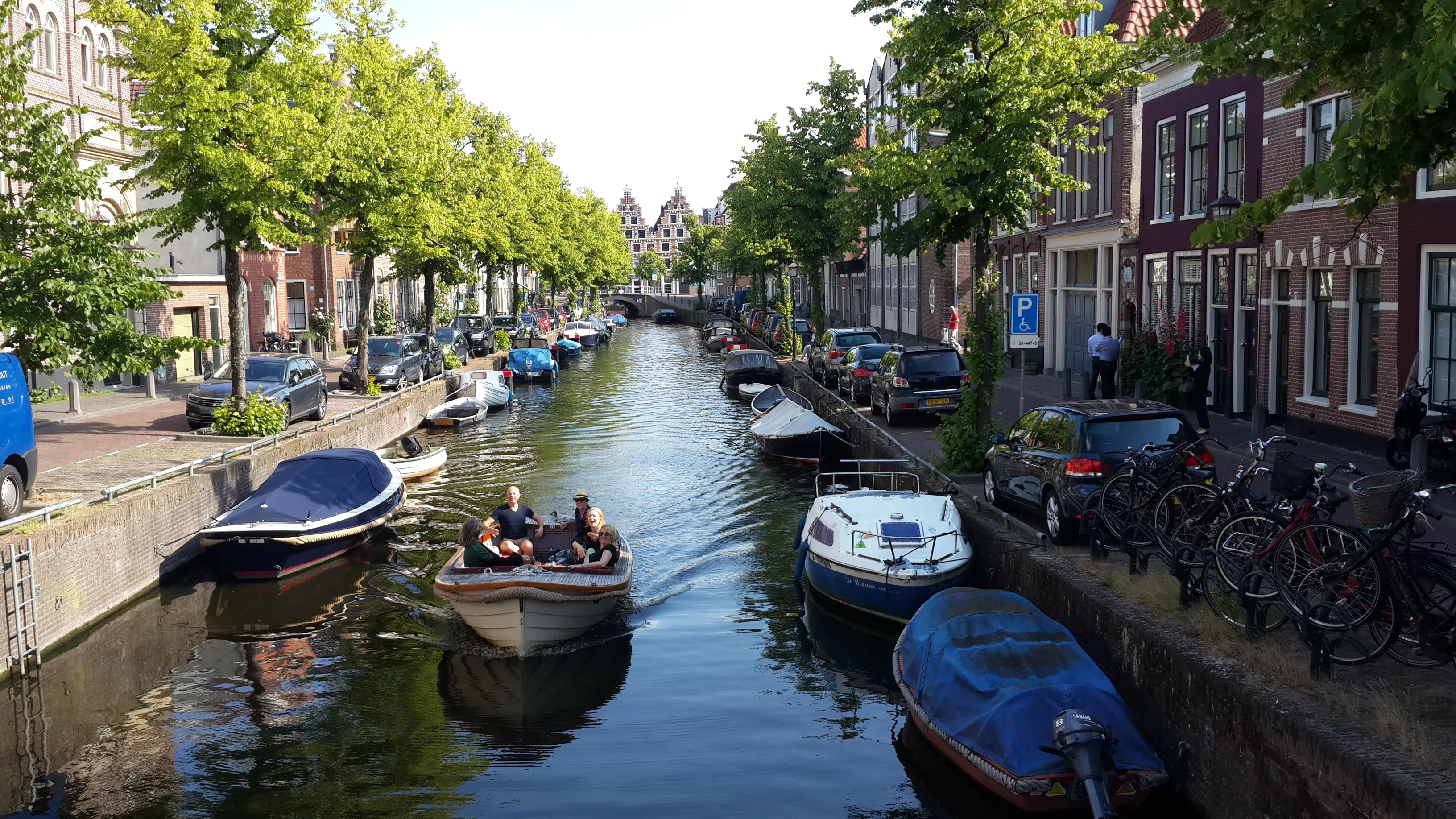 Un canal à Haarlem, ville du renouveau des bières historiques des Pays-Bas. Le Biergenootschap a pour mission de recréer les bières traditionnelles de Haarlem et de les commercialiser. Deux recettes ont été trouvées dans les archives. © Daniel Desjardins