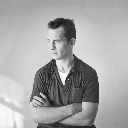 Portrait de Jack Kerouac en 1956. 
Par Tom Palumbo from New York, NY, USA — Jack Kerouac, CC BY-SA 2.0, 