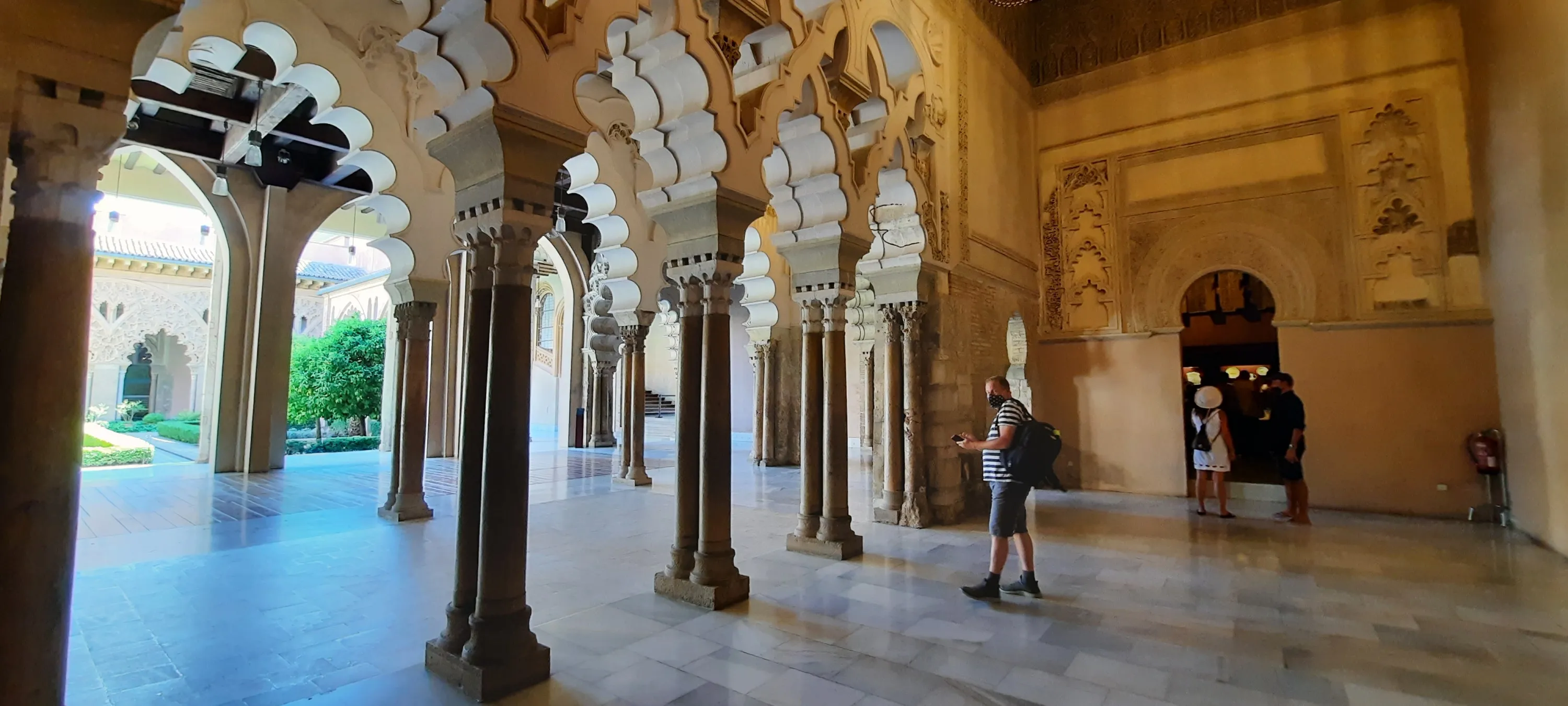 Le palais Aljafería à Zaragoza, capitale de la région de l'Aragon, construit à partir du  XIe s., doté de nombreux éléments mudehar au XIVe s. ©  Daniel Desjardins