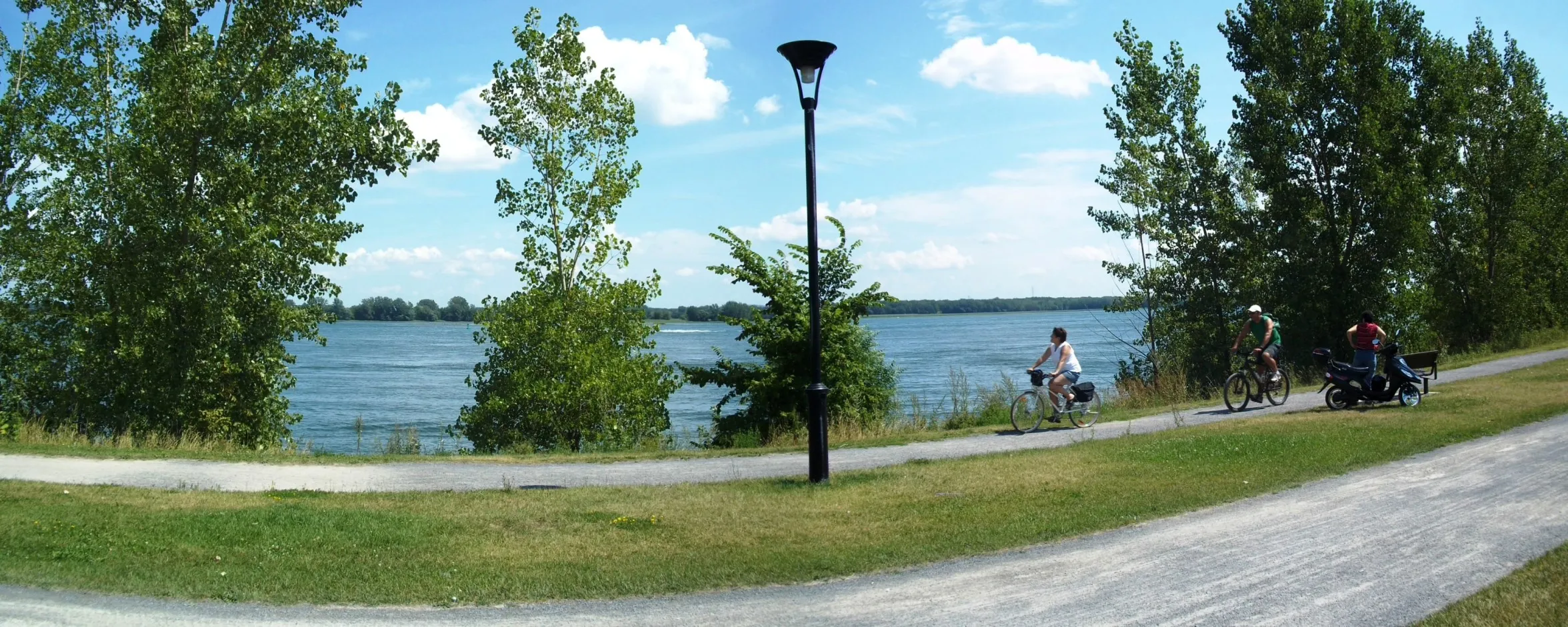Vue sur le paysage marin du Parc Bellerive à Montréal au Québec. CC BY-SA 3.0 Jeangagnon 