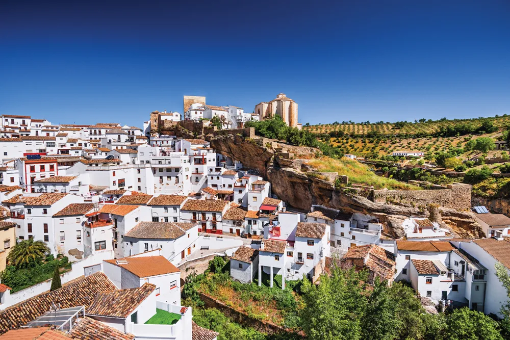 Setenil de las Bodegas  
©iStockphoto.com/Poike  
