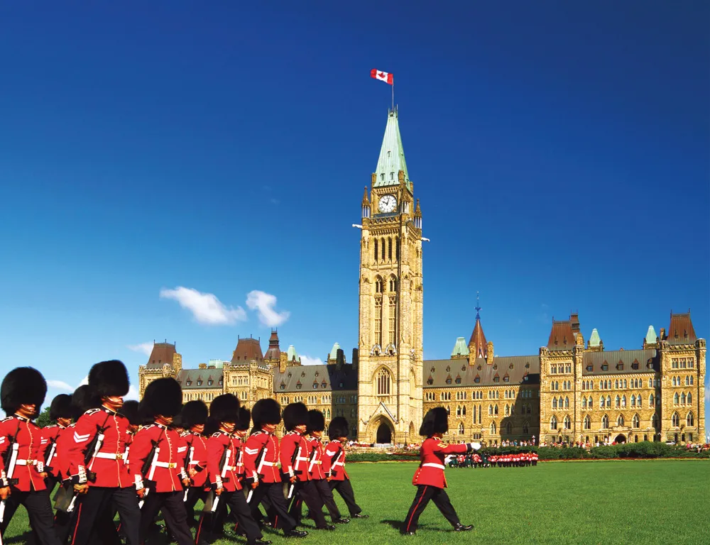 La Garde de cérémonie à Ottawa | © Dreamstime.com/Rambleon;