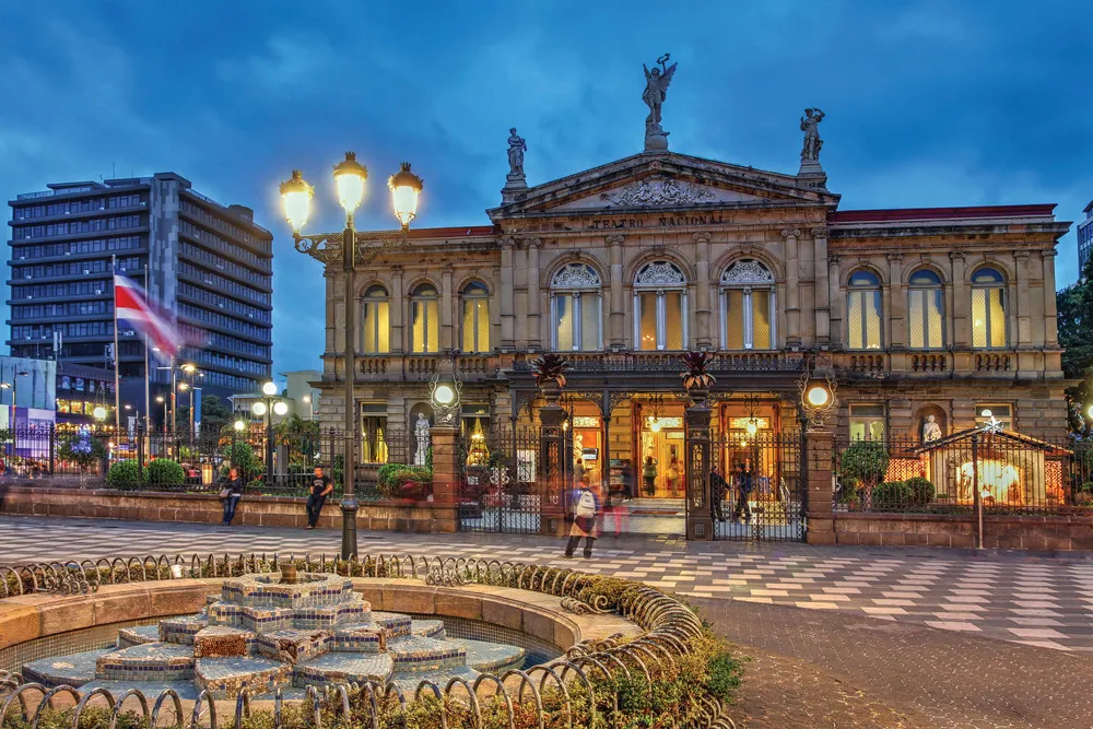 Le Teatro Nacional de San José- Photo © iStock-Mihai-bogdan Lazar