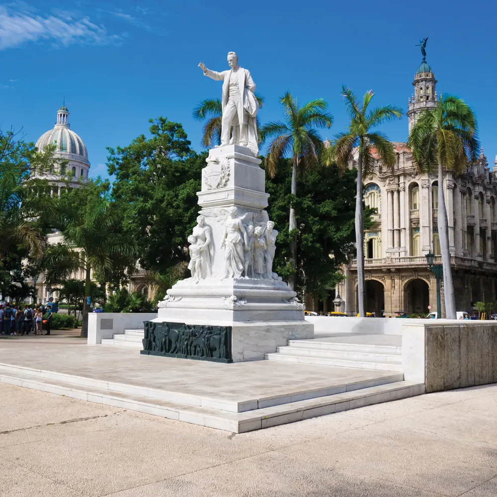 Estatua de José Martí, dans le Parque Central. | © Dreamstime.com/Kmiragaya