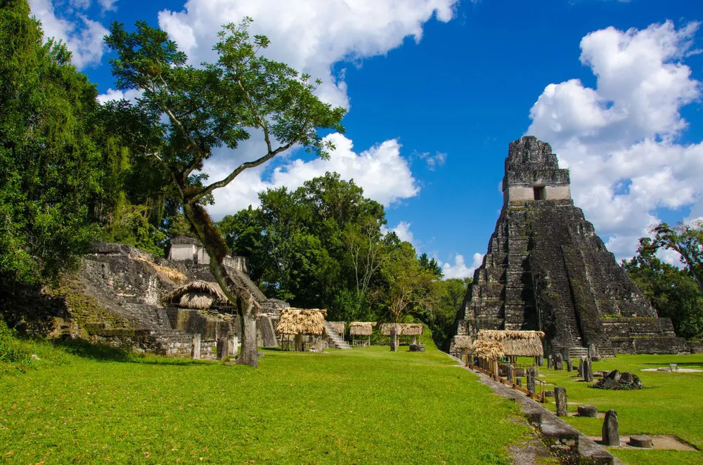 Tikal | © Dreamstime.com/Fotomonie