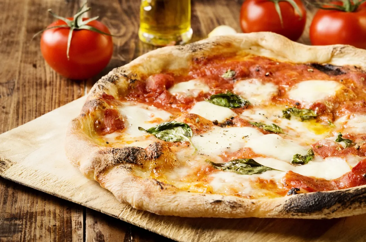 La pizza napolitaine -photo © iStock-Vima