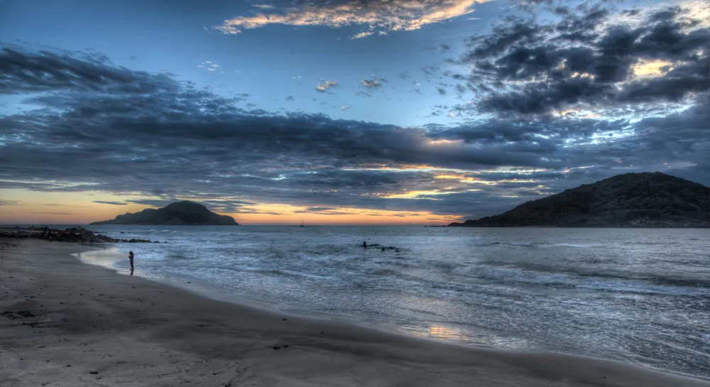 Une plage de Mazatlán au coucher de soleil | © Francisco J. de Anda