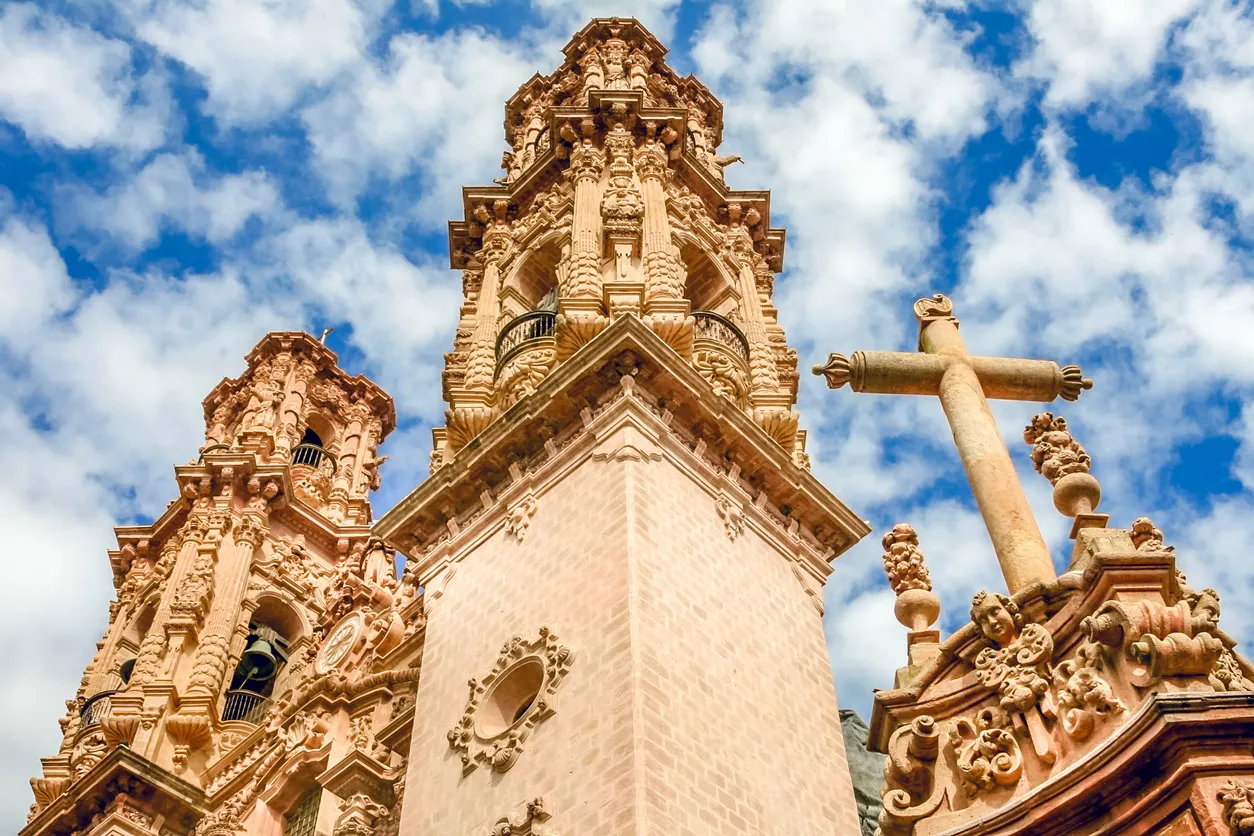 Santa Prisca de Taxco, au style chirrugueresque © iStock / Roberto Armocida