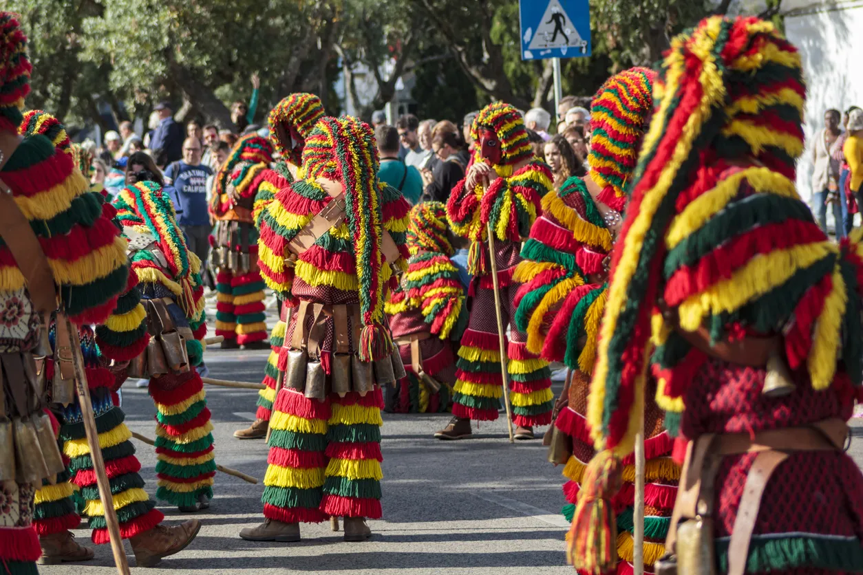 Des caretos lors du carnaval de Podence, Bragança, Portugal © iStock / rfranca