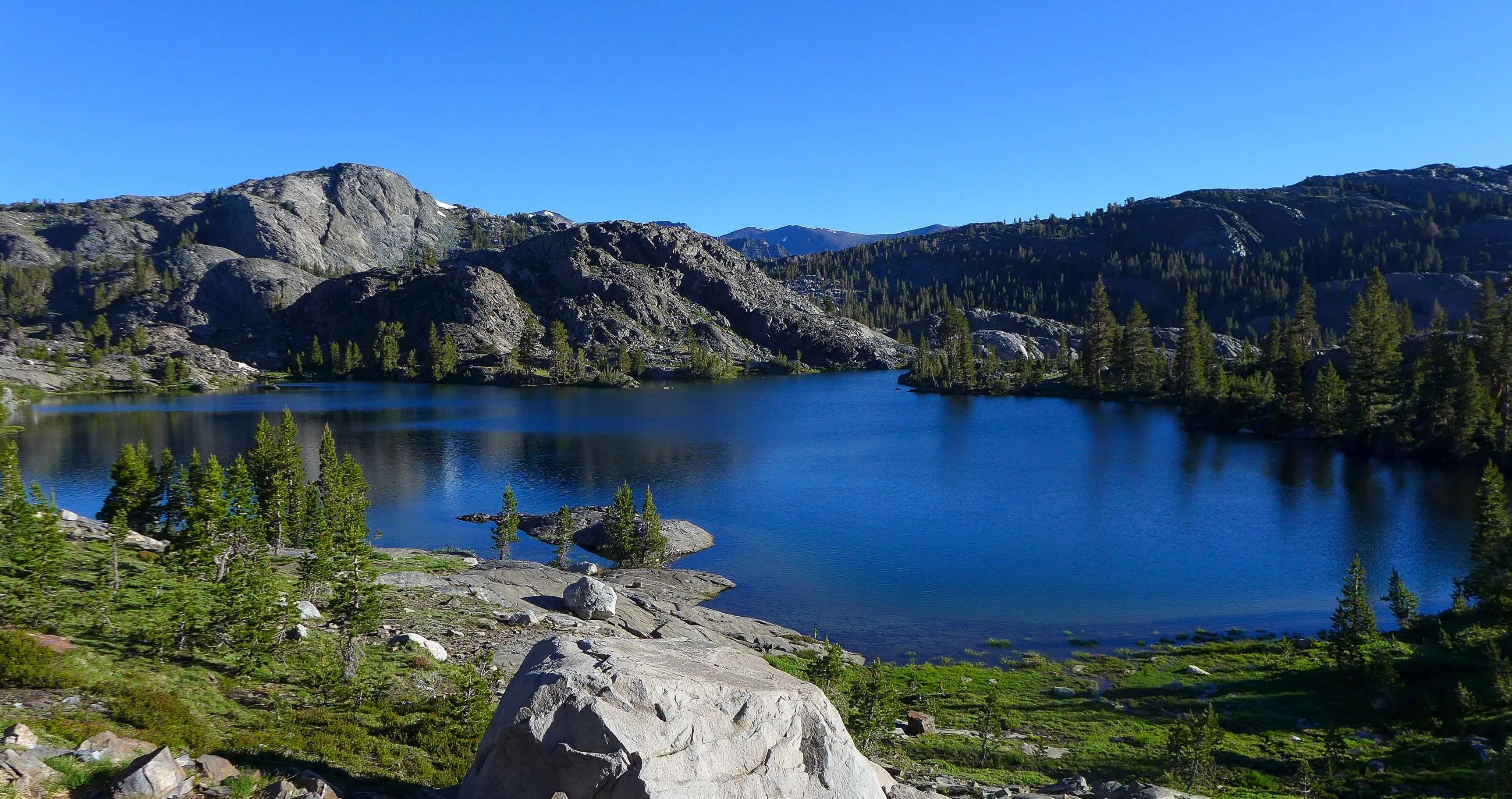 Le lac Emerald dans la zone Ansel Adams Wilderness, Californie © iStock / july7th