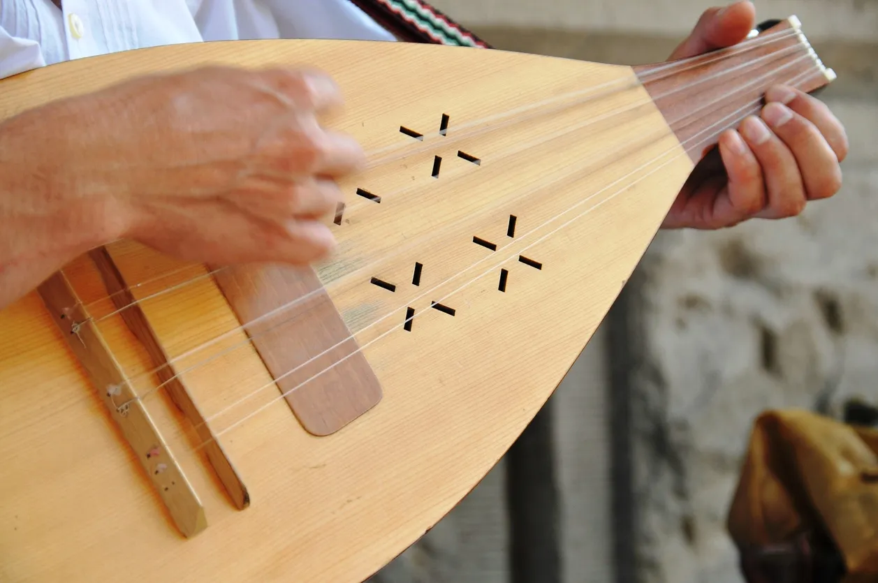 La cobza, un instrument de musique à cordes d'Europe de l'Est.  © iStock / Stephen Barnes 