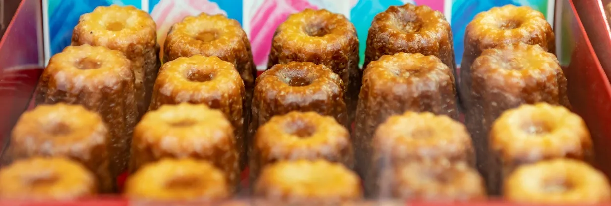 Les canelés de Bordeaux © iStock / Alphotographic