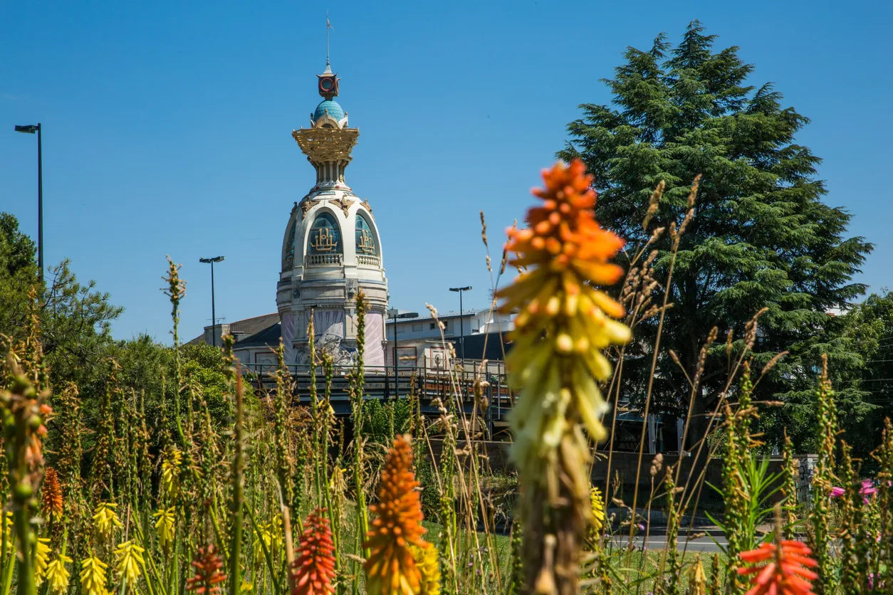 La tour LU à Nantes  ©  iStock / Angelina Cecchetto