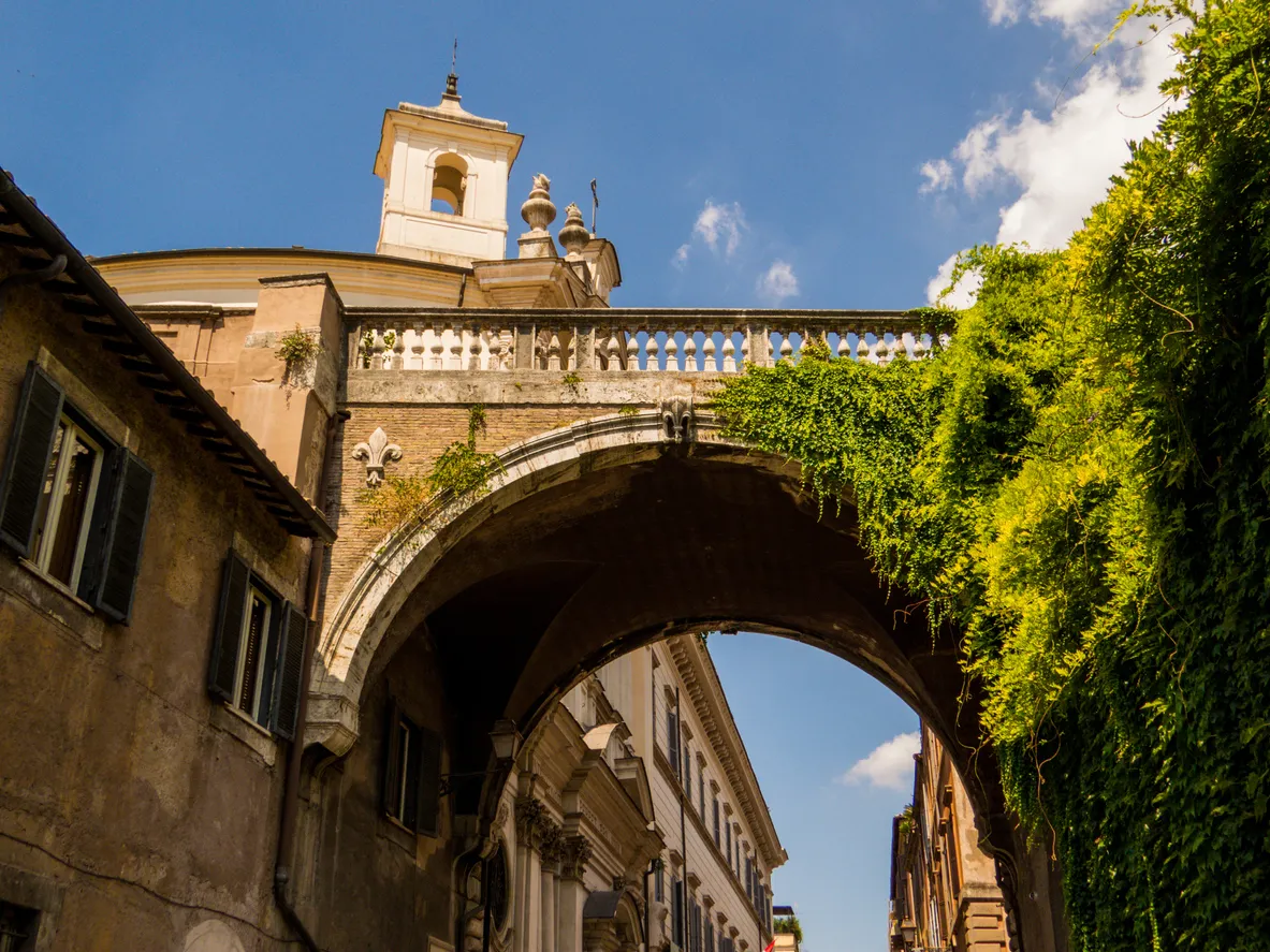 Arco Farnese, Via Giulia, Rome
© iStock/Diego Fiore