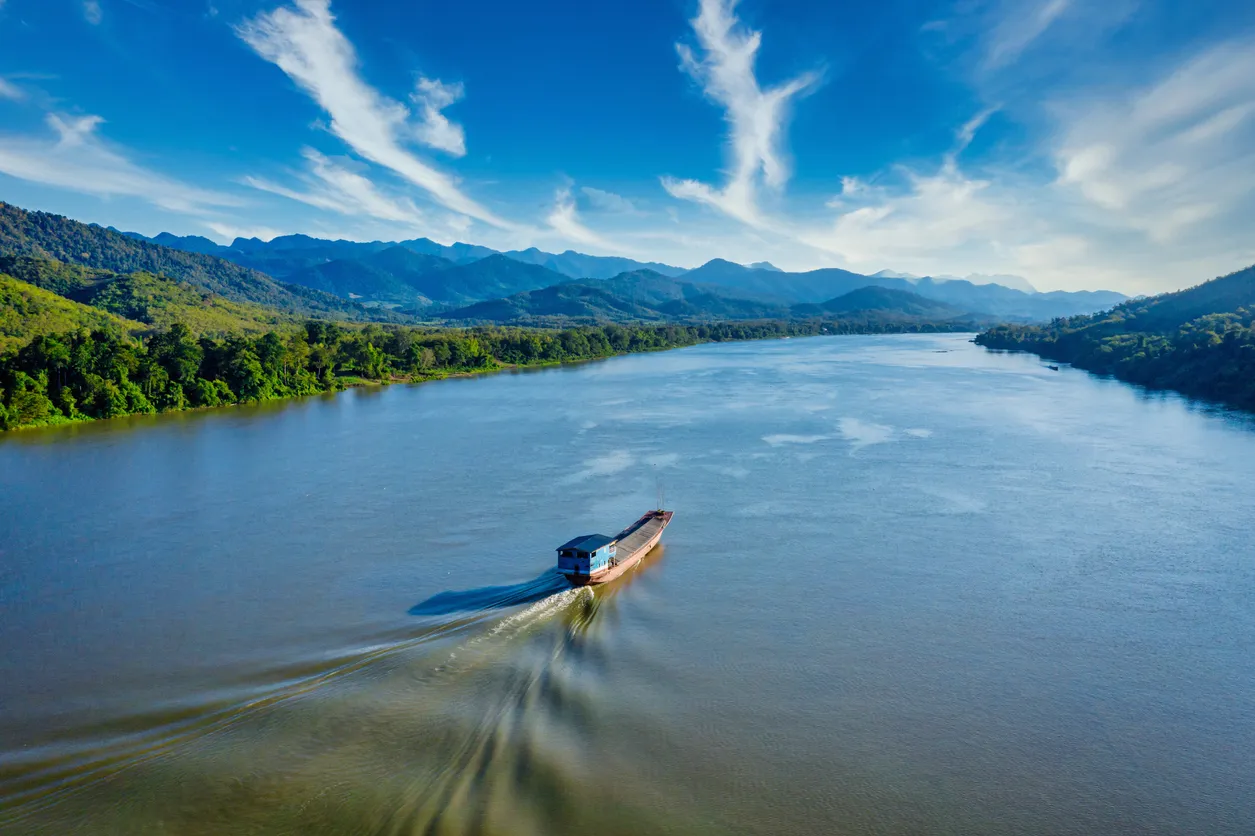 Le Mékong au Laos entre Luang Prabang et Pak Ou. © iStock / Mlenny
