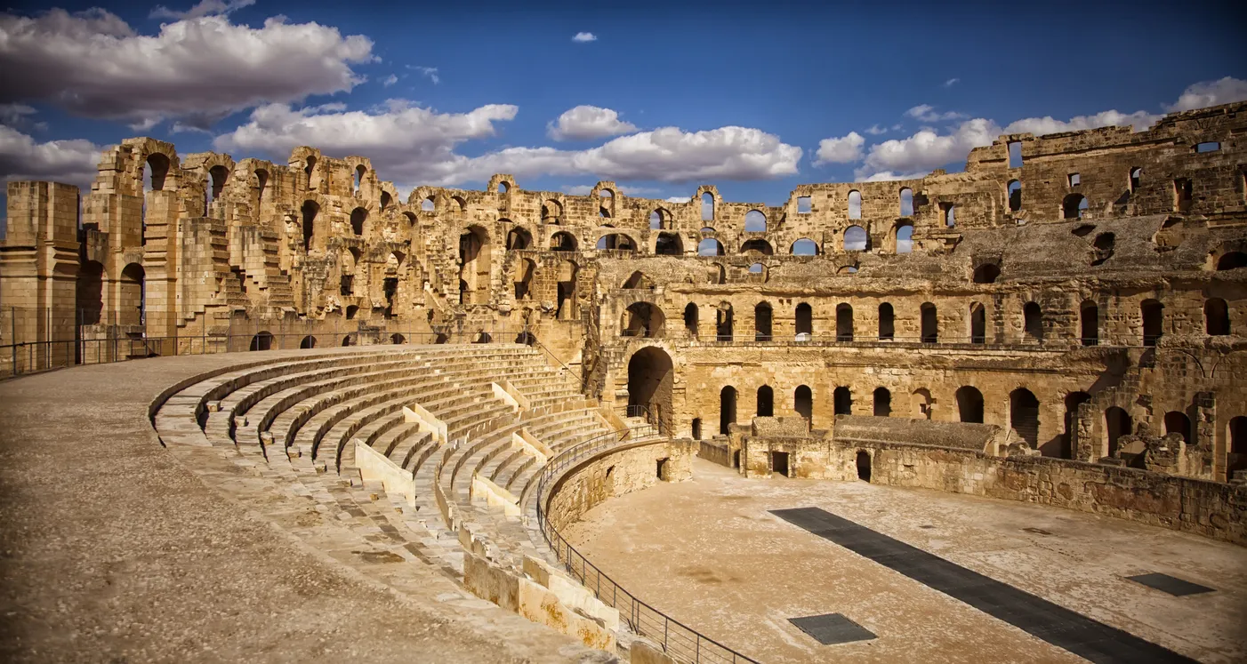 Le grand amphithéâtre romain de Thysdrusde (Tunisie) - photo © iStock- leksandr Golubev