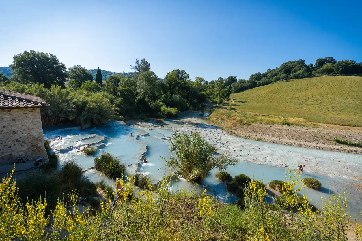 Station thermale de Saturinia en Toscane © iStock/siete_vidas