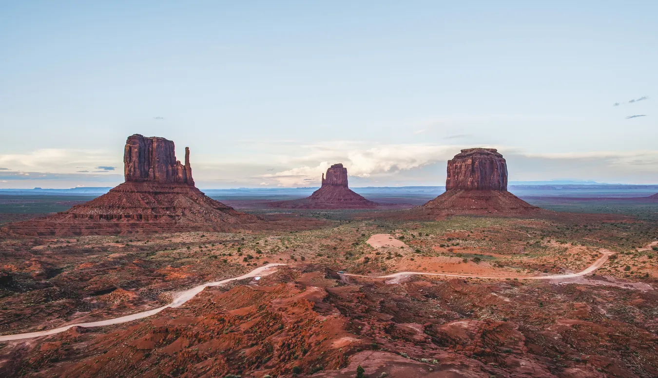 Monument Valley à la frontière entre l'Arizona et l'Utah © iStock / tobiasjo