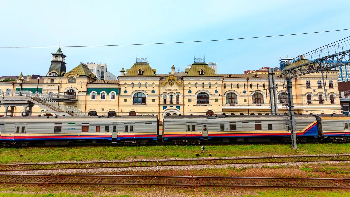 La gare de Vladivostok, sur le Pacifique, à l'extrémité orientale du Transsibérien. © iStock / VittoriaChe